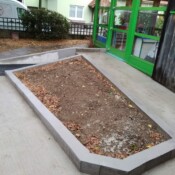 Réalisation d'une rampe d'accès pour une école